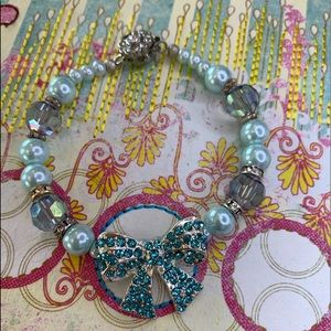 Tiffany blue colored glass beaded bracelet